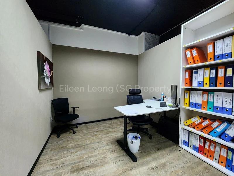 Light Industrial (B1) for Sale in  Midview City - Image 6